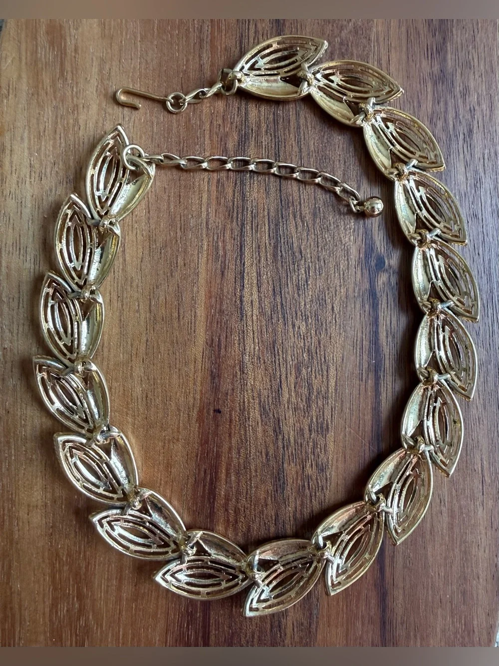 Vintage Gold Tone Leaf Link Necklace Statement Chunky Choker